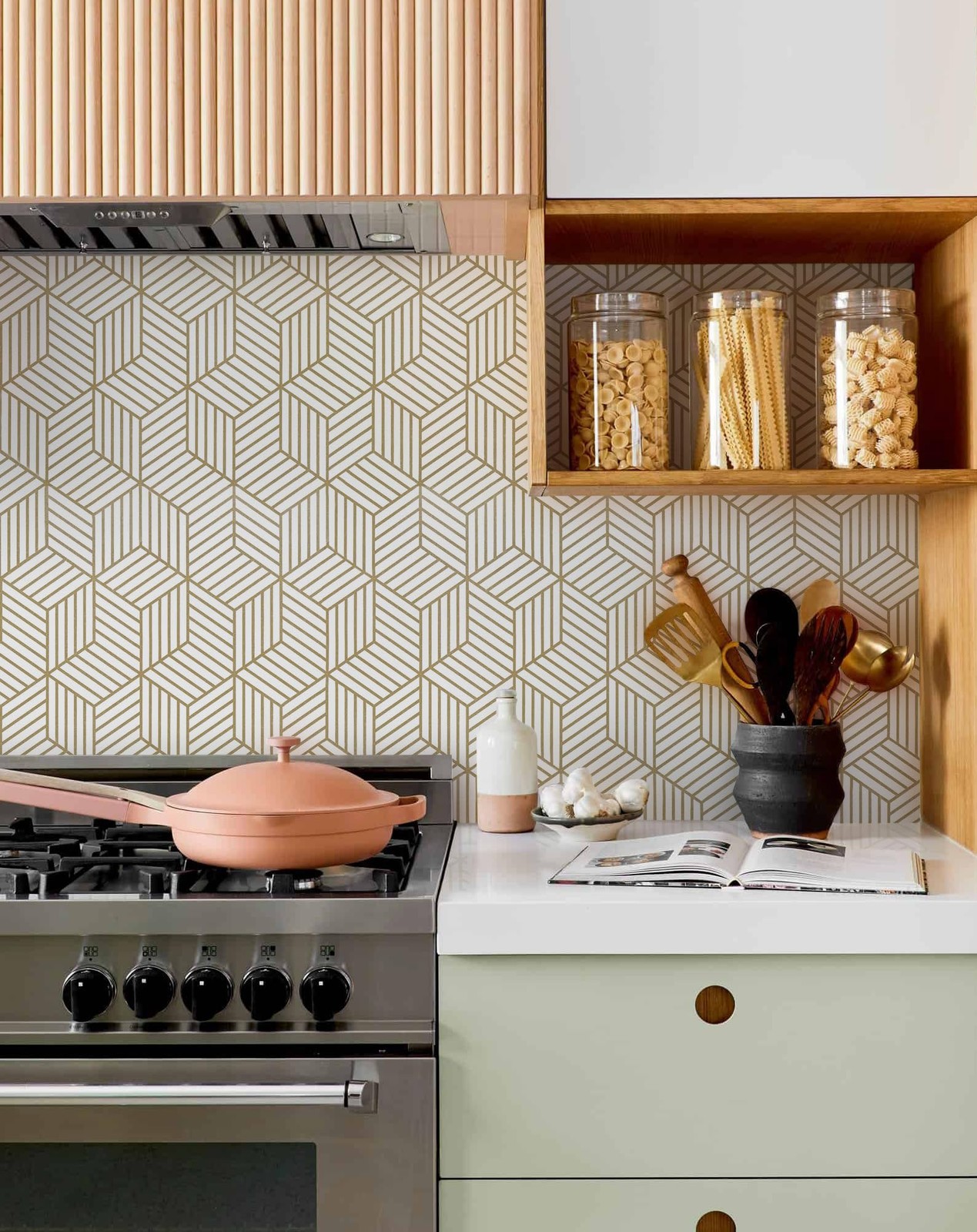 MelunMer Geometric Peel and Stick Wallpaper Gold 118In L 17.7″ x 118″,