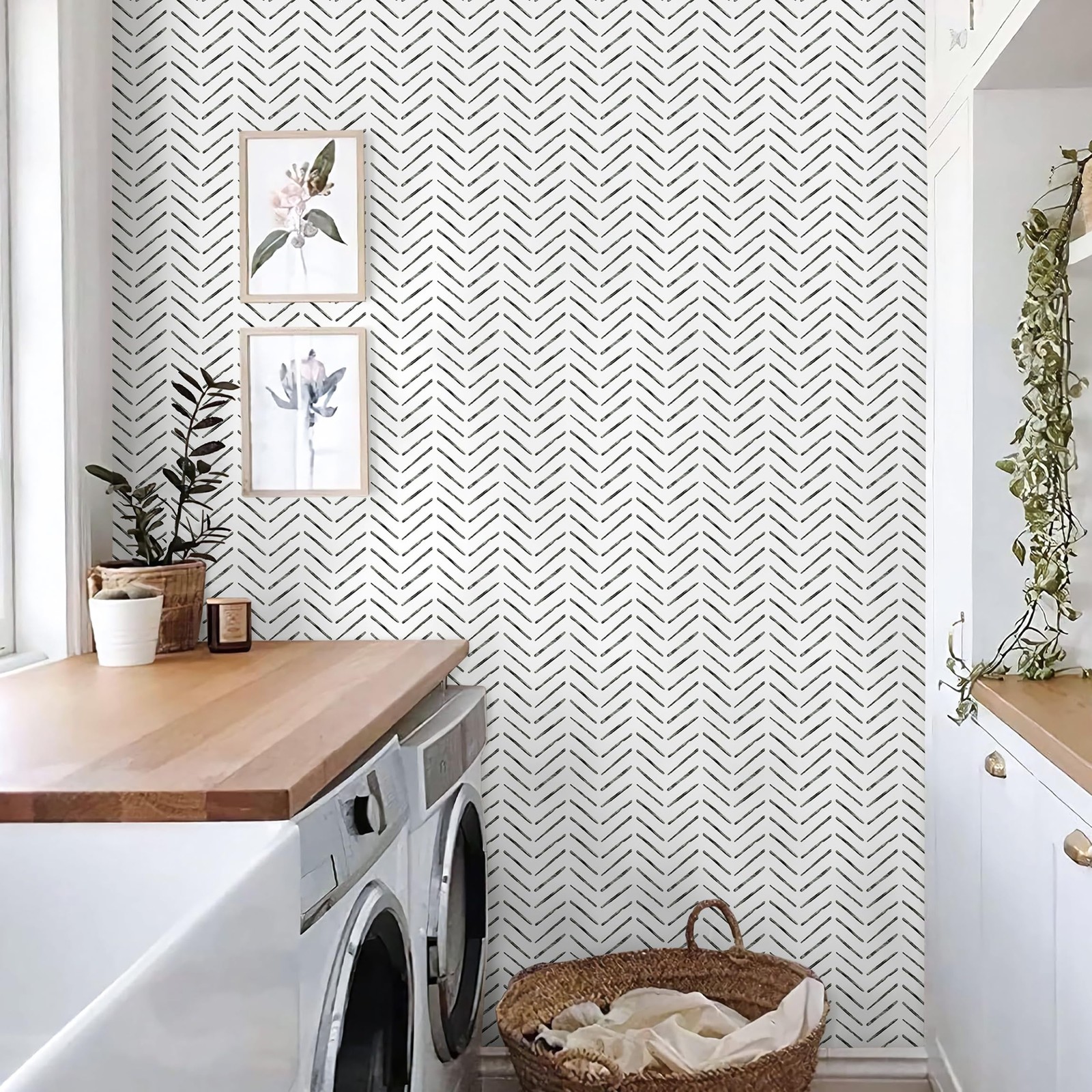 Rugreat Herringbone Peel and Stick Wallpaper 17.3″ x 78.8″, Black/White