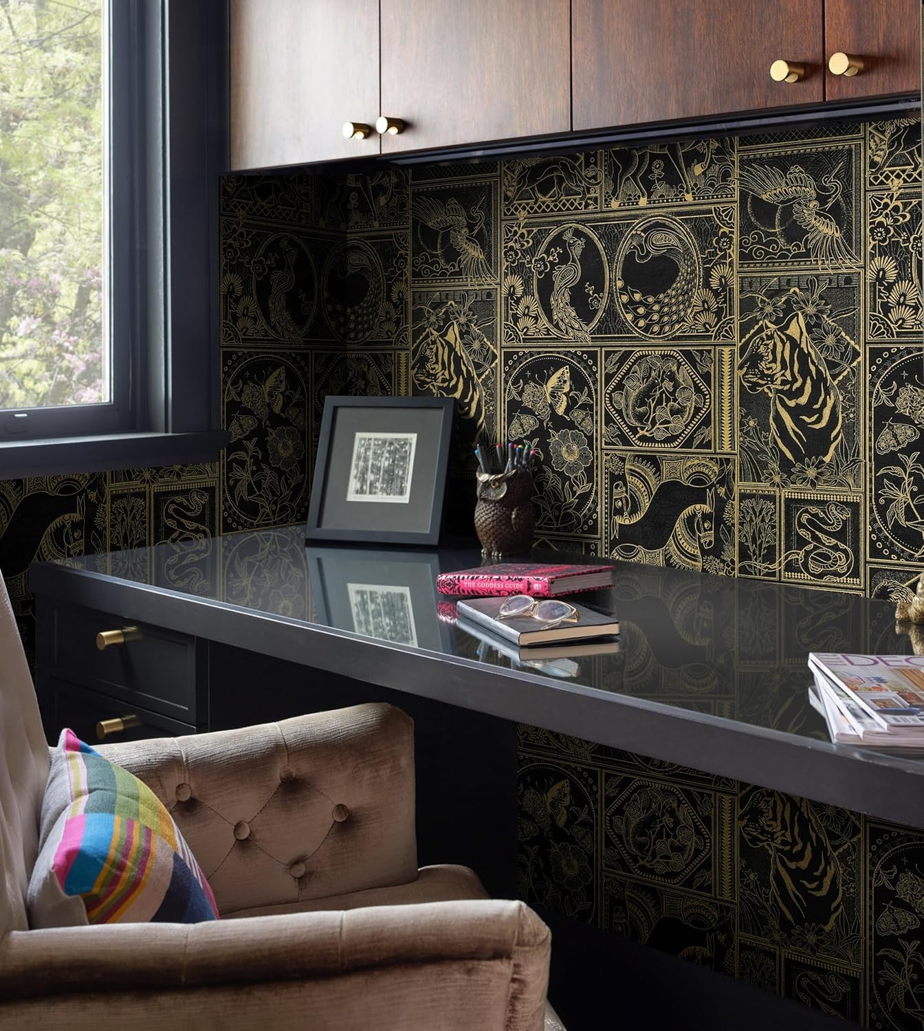 Erfoni Black and Gold Wallpaper Vintage Peel 17.7″ x 78.7″,